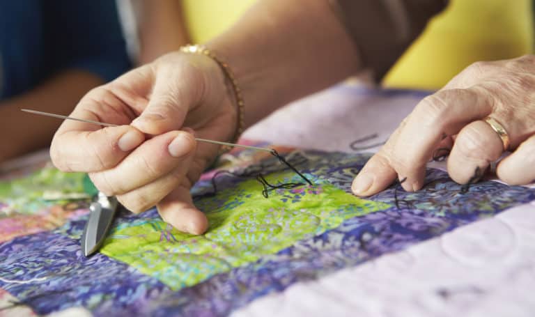 The Best Thread For Hand Quilting – And How To Do It