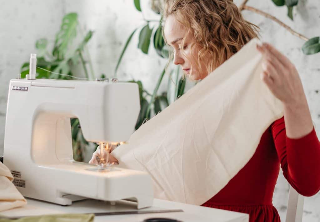 How To Sew A Hooded Cloak In 5 Easy Steps The Creative Folk