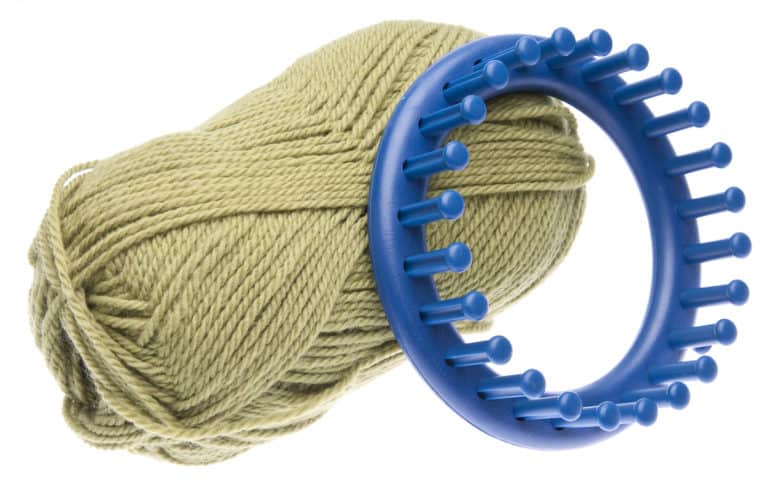 How To Make A Flat Scarf On A Round Loom