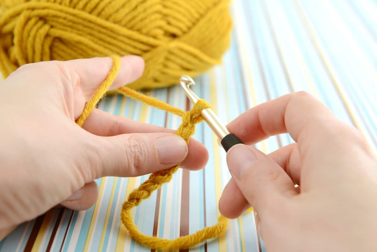 5 Best Ergonomic Crochet Hooks For Arthritis - The Creative Folk