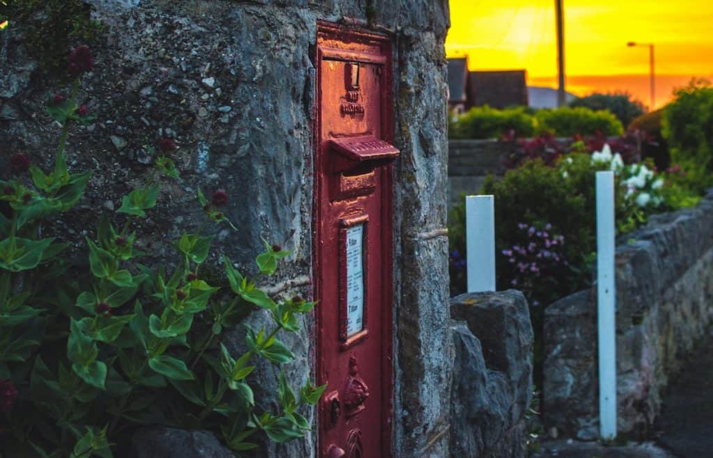 The 5 Best Paints For A Metal Door - The Creative Folk