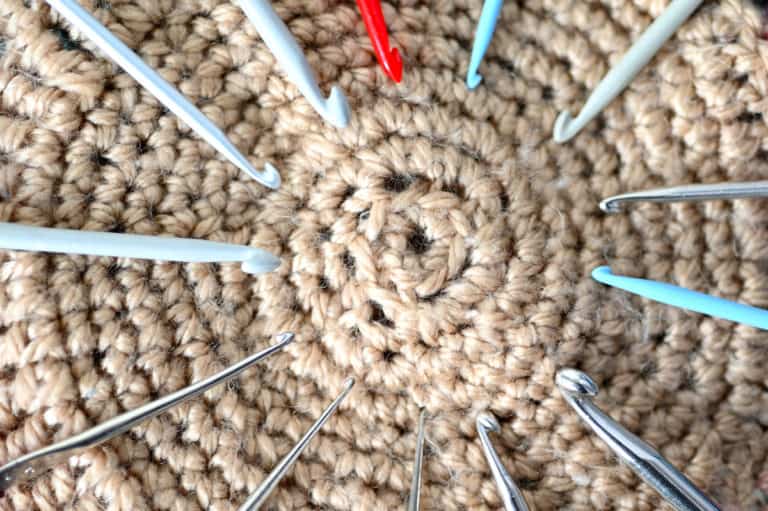 Inline Vs Tapered Crochet Hooks – What’s The Difference?