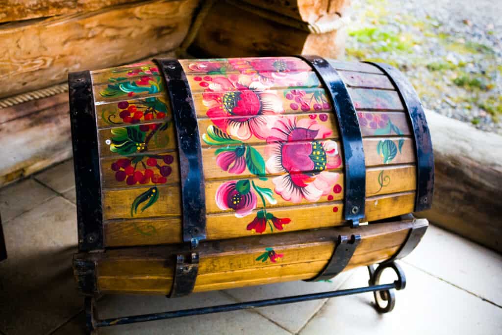 9 Best Paints For Wood Crafts In 2022 The Creative Folk