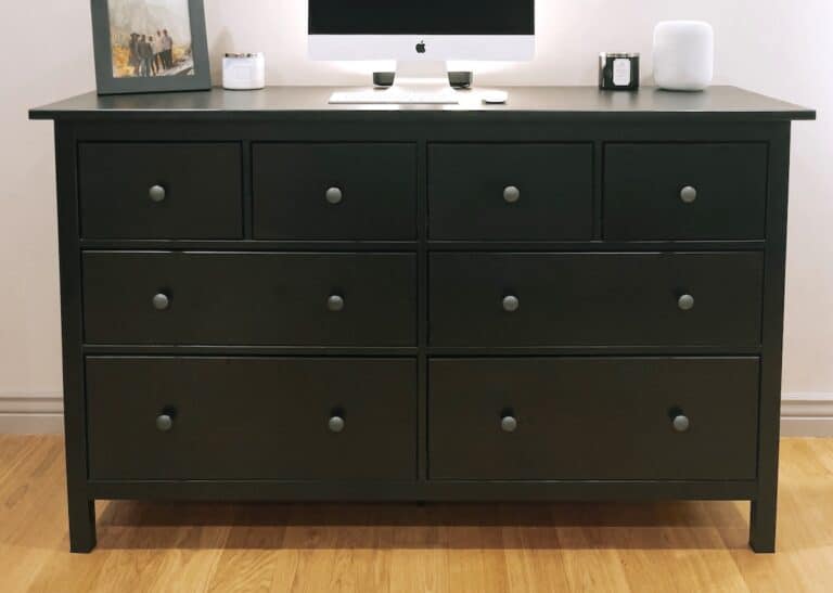 7 Best Black Furniture Paints – And How To Use Them