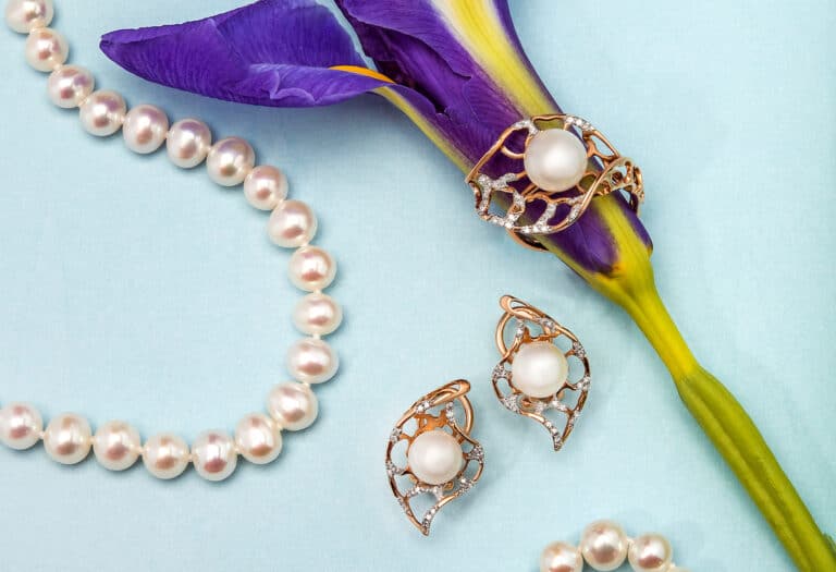 5 Best Flat-Back Pearls For Crafts