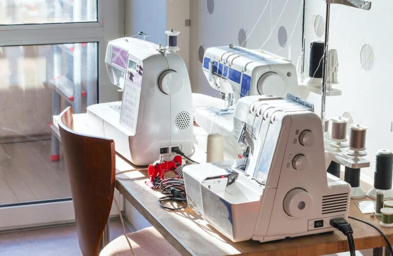 Serger Vs. Sewing Machine – What’s The Difference? 