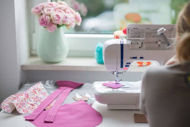 What Is A Free Arm Sewing Machine?