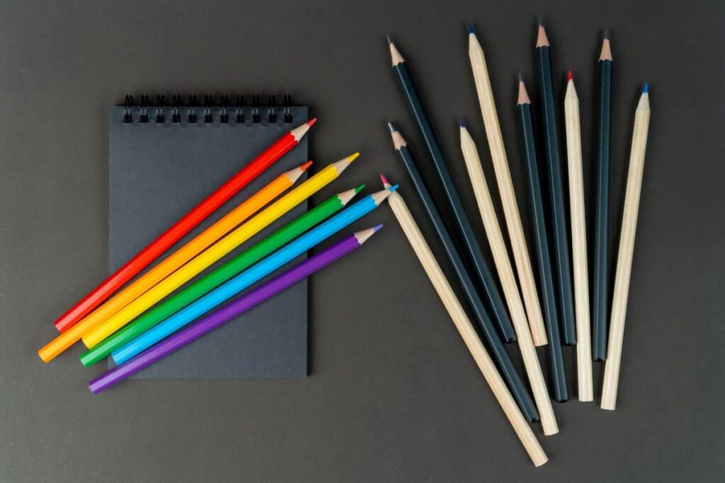 7 Best Colored Pencils For Black Paper The Creative Folk