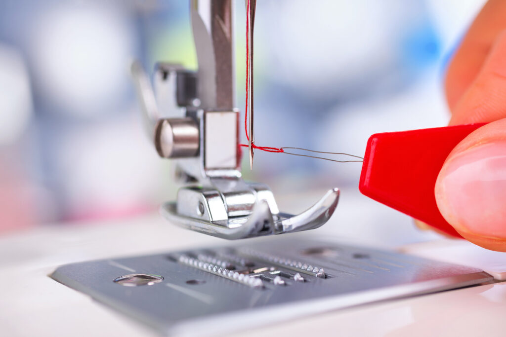 9 Best Needle Threader Tools The Creative Folk