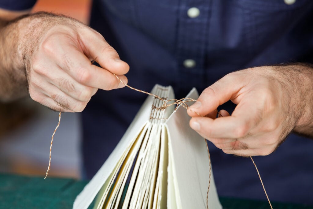 9 Best Threads For Bookbinding (Ultimate Guide) The Creative Folk