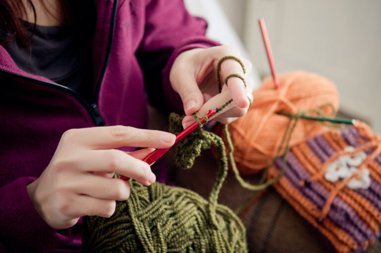 The Best Crochet Hooks For Knife Hold And Pencil Grip